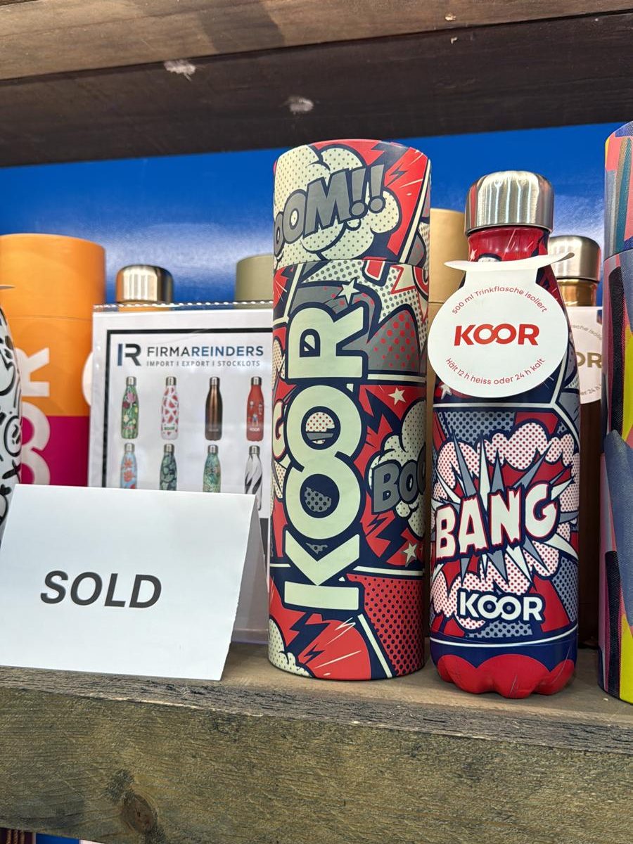 KOOR drinking bottle with a Sold sign on the trade fair stand