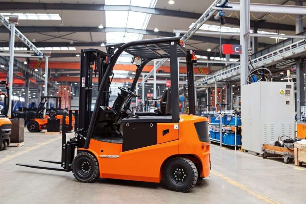 Firma Reinders warehouse with forklift and pallets
