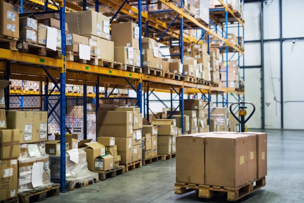 Return goods on pallets in the warehouse